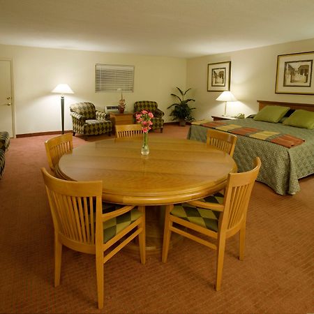 Americas Best Value Inn - Edna Room photo
